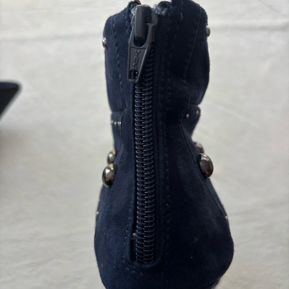 ❤️2/$15 or 3/$21❤️Metaphor Navy Blue Studded Ankle Boots, Size 8 - Picture 9 of 14